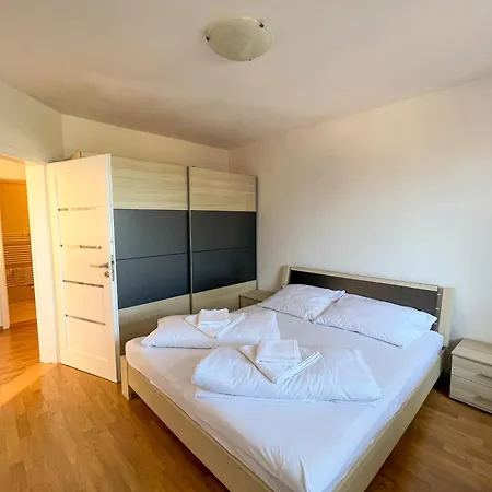 Apartment Slnecny 2-izbovy Pod Lesom, Dolny Smokovec